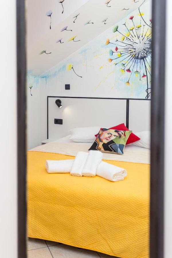 Mima'S Rooms Omiš Extérieur photo