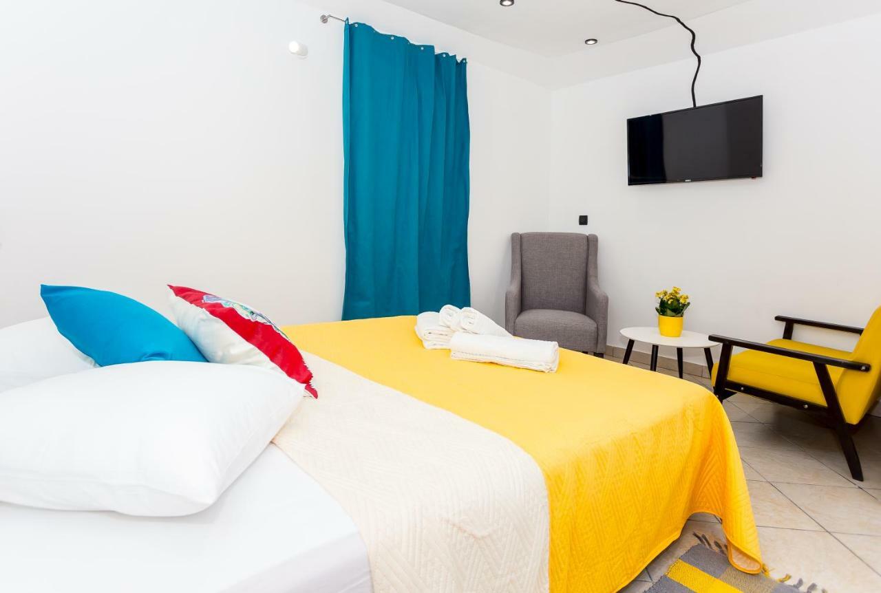 Mima'S Rooms Omiš Extérieur photo